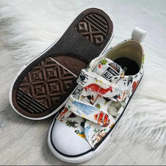 NWT Convers Chuck Taylor All Star 2V OX Toddler Boys - Picture 3 of 8